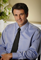 D Glynn Bolitho, MD PhD FACS